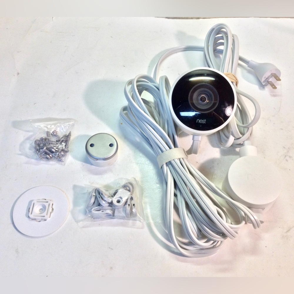 Google Nest Cam Outdoor HD Security Camera 1st Gen A0033 w/Power Cord & Hardware